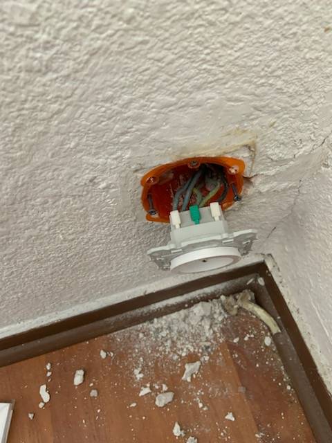 Remise aux normes circuits électrique d'un studio de 20 m2 à bordeaux proche talence