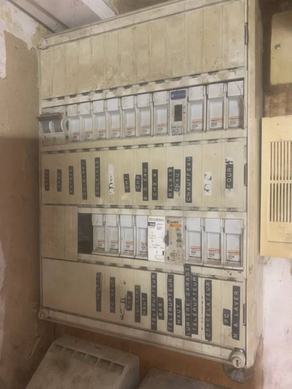 Remise aux normes tableau électrique d'une ancienne  échoppe de 100m2  à Bordeaux gare st jean proche bégles