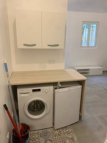 Rénovation électrique complète de studio à Bordeaux avec mise aux normes et éclairage sur mesure