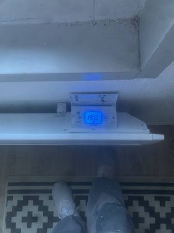 Pose et raccordement de radiateur à inertie sèche / sèche serviette à Bordeaux