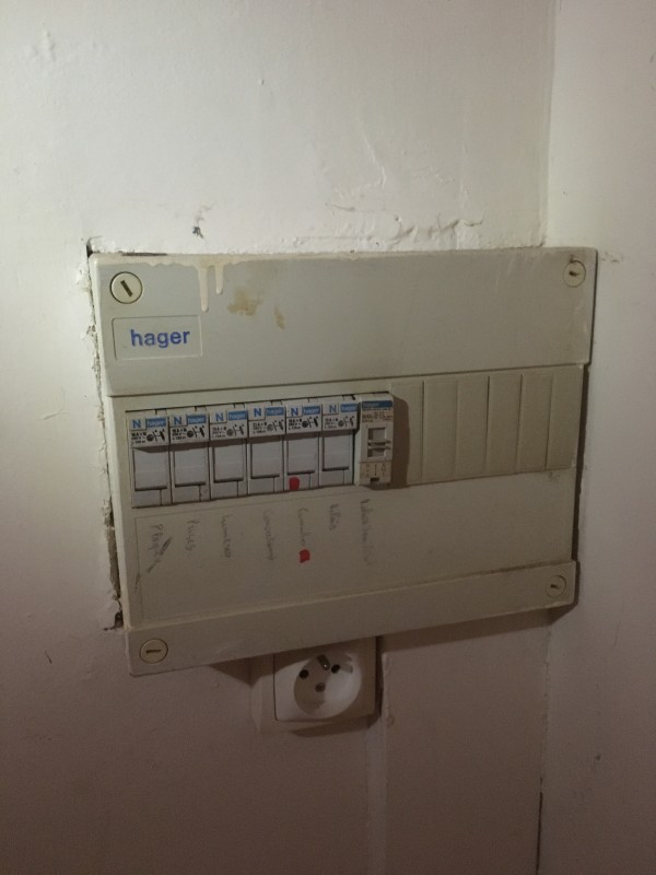 Remise en conformité du tableau électrique d’un studio de 25 m² à Talence proche Pessac