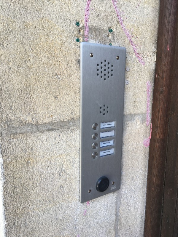 électricien pour système interphonie avec système vigik dans un immeuble en copropriété de 250m2 a bordeaux proche allée tourny