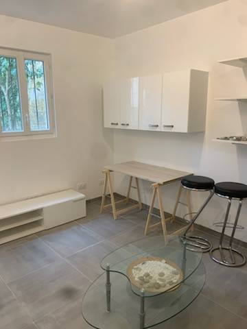 Rénovation électrique complète de studio à Bordeaux avec mise aux normes et éclairage sur mesure