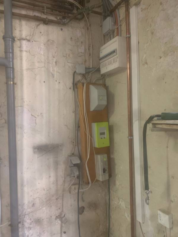 Remise aux normes tableau électrique d'un immeuble de 140 m2 à Bordeaux Bastide