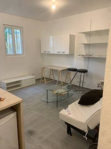 Rénovation électrique complète de studio à Bordeaux avec mise aux normes et éclairage sur mesure