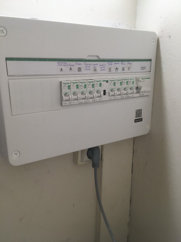 remise aux normes  tableau électrique d un  studio de 25m2 cours de la marne proche place de la victoire