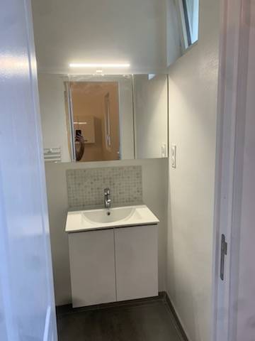 Rénovation électrique complète de studio à Bordeaux avec mise aux normes et éclairage sur mesure