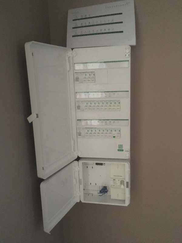 Electricien pour pose et raccordement tableau électrique pour une maison de 120 m2 à Floirac proche Bouliac