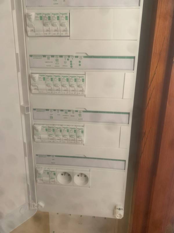 electricien serieux sur bordeaux pour remise aux normes electrique d une maison 