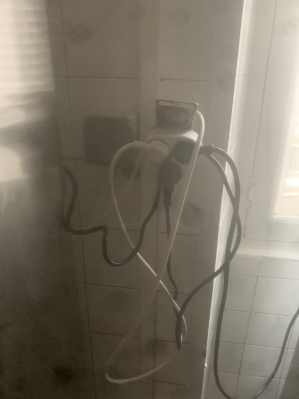 remplacement de prises dans une cuisine professionnel place des grand hommes a bordeaux