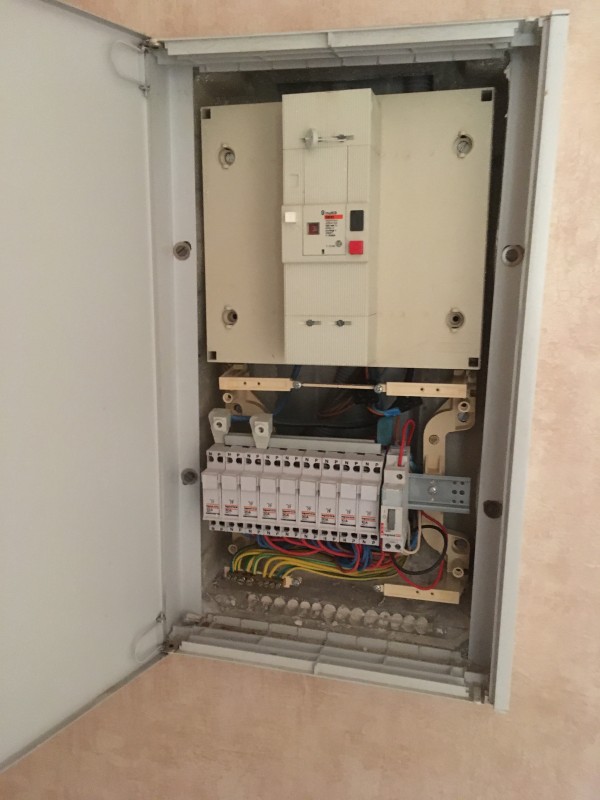 Remise en conformité de votre tableau électrique dans un studio de 23m2 a talence proche pessac