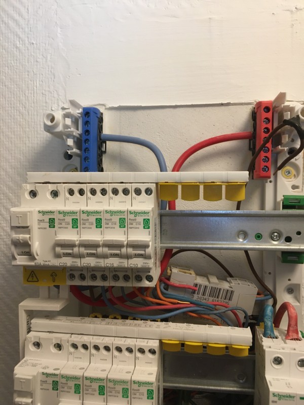 Remise en conformité d’un tableau électrique après incendie dans un appartement de 60 m² à Bordeaux
