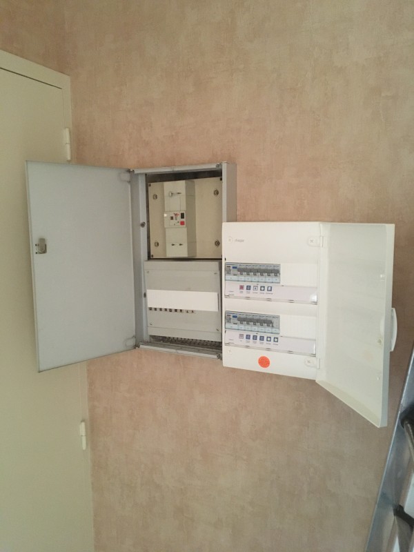 Remise en conformité de votre tableau électrique dans un studio de 23m2 a talence proche pessac