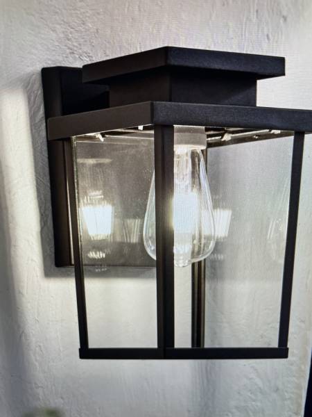 électricien local, spécialisé dans l'installation, la réparation et la maintenance de tous types d'éclairages extérieurs a bordeaux