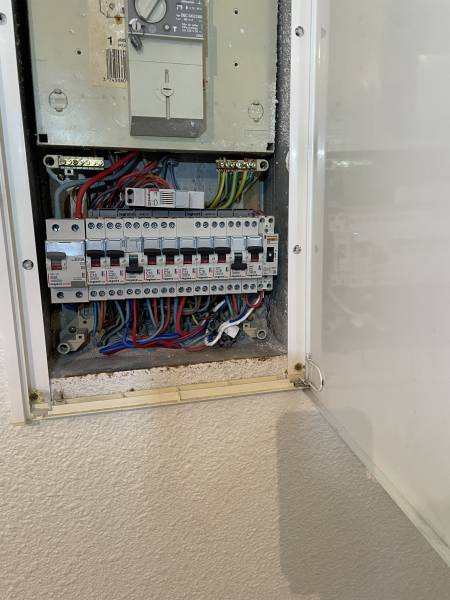 Dépannage d’une alimentation chauffe-eau heures creuses/heures pleines à Bordeaux Nansouty proche Saint-Genès