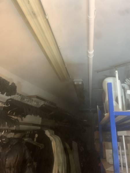 Installation d'un éclairage dans une réserve d'un magasin à Bordeaux