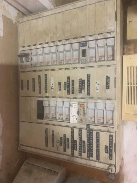 Electricien pour la rénovation d'un tableau électrique pour une maison de 140m² à Bordeaux Caudéran proche parc bordelais