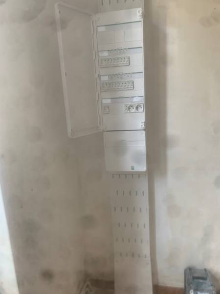 remise aux normes tableau 4 rangees sur GTL(gaine technique de logement)