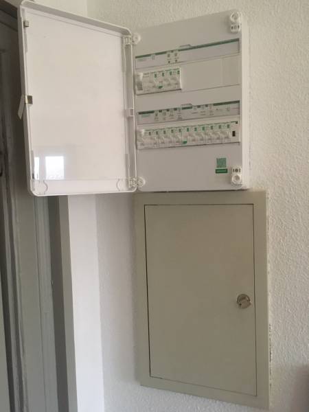 Electricien pour rénovation tableau électrique 2 rangées selon normes en vigueur (NFC15100) pour  un studio  de 20 m2  a bordeaux centre