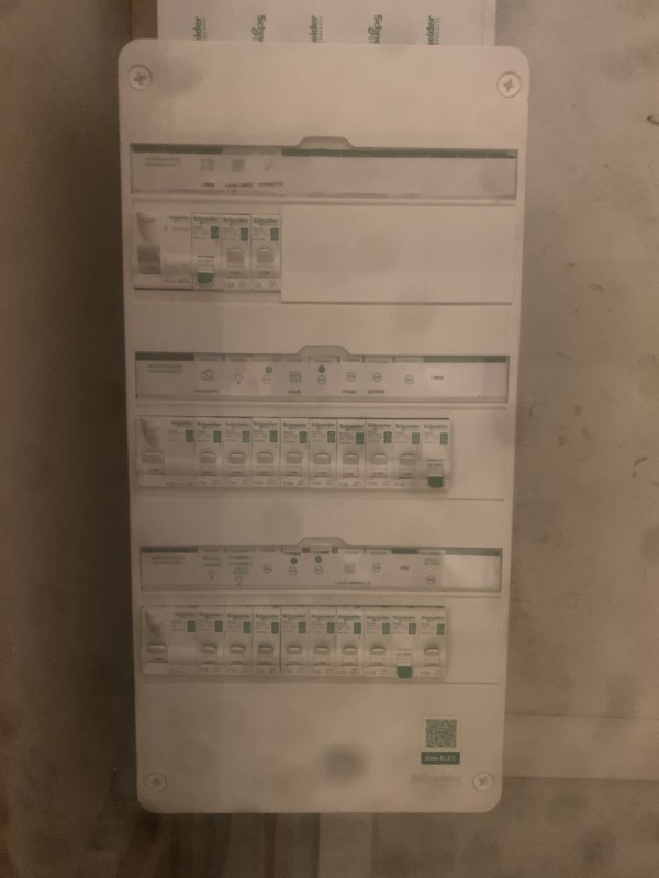 Remise aux normes tableau électrique d'une  échoppe en pierre de 140m2 