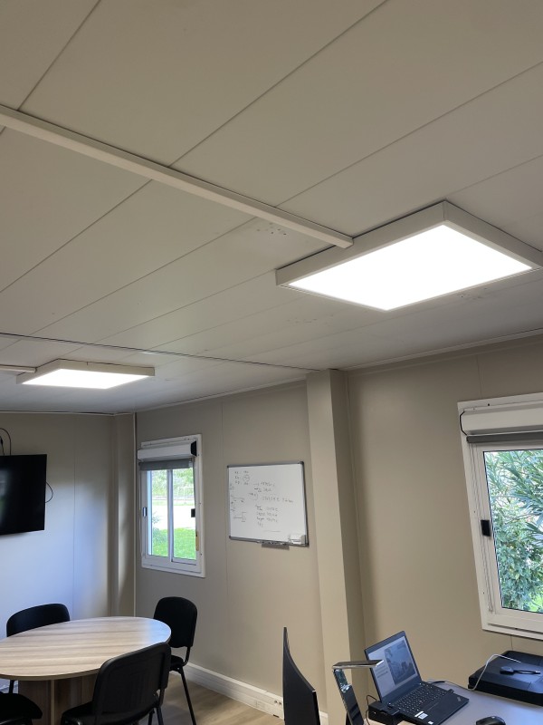 remplacement de luminaires dans des bureaux à bassens proche Ambarès-et-Lagrave 