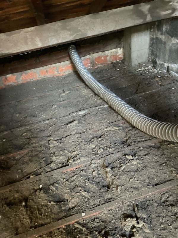 dépannage en urgence sur bloc moteur vmc dans les combles d'une maison de 130 m2 en pierre a étage cours pasteur proche place de la victoire