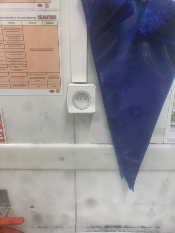 remise en conformité des prises d'une cuisine professionnelle