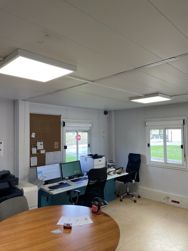 remplacement de luminaires dans des bureaux à bassens proche Ambarès-et-Lagrave 