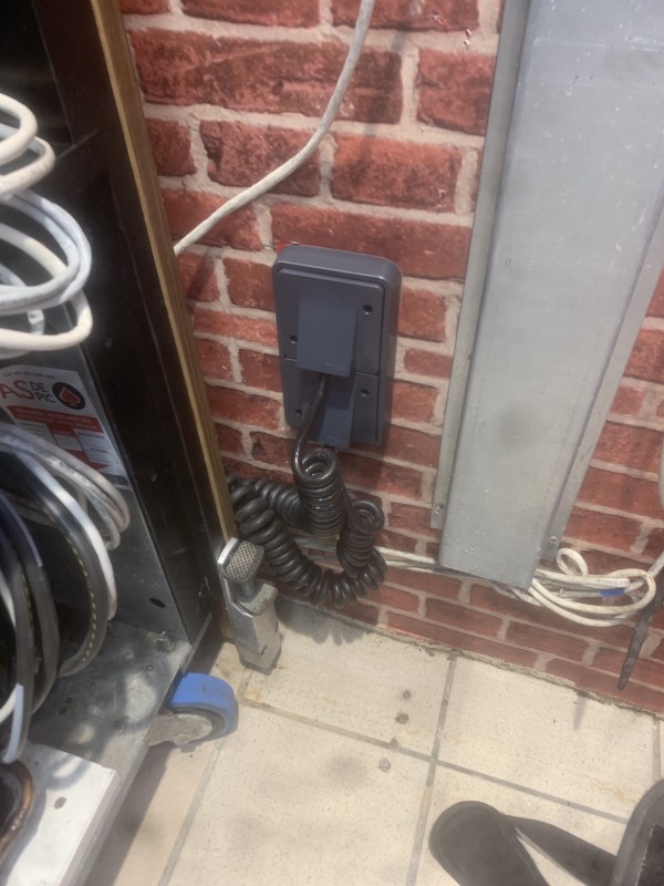 dépannage électrique pour mise en sécurité et en conformité d'une alimentation d'un réfrigérateur Bordeaux quartier meriadeck