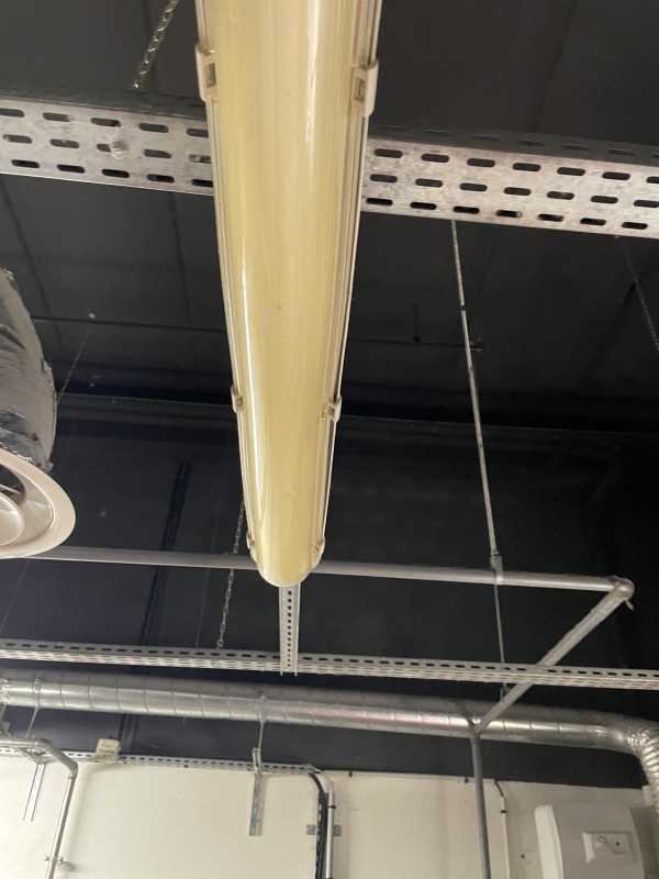 remplacement des luminaires d un magasin de 150 m2 à Mérignac proche pessac 